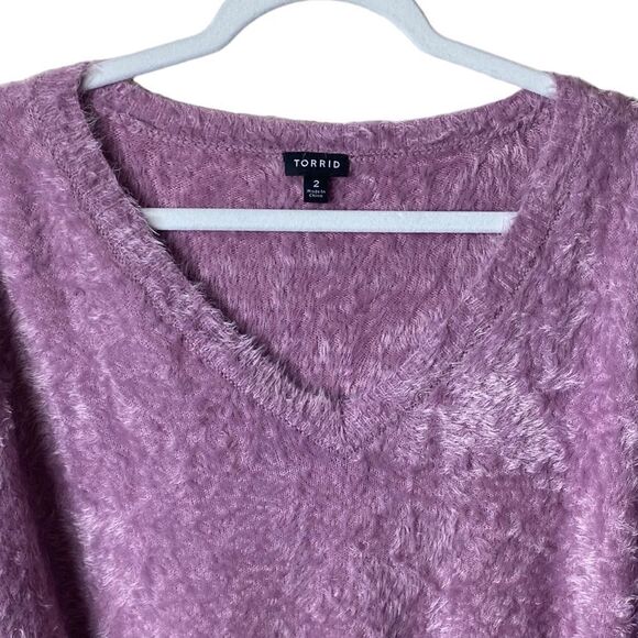 Torrid Wm’s Sz 2 Purple Soft Pull Over V-Neck Eye Shadow Sweater - Picture 2 of 5